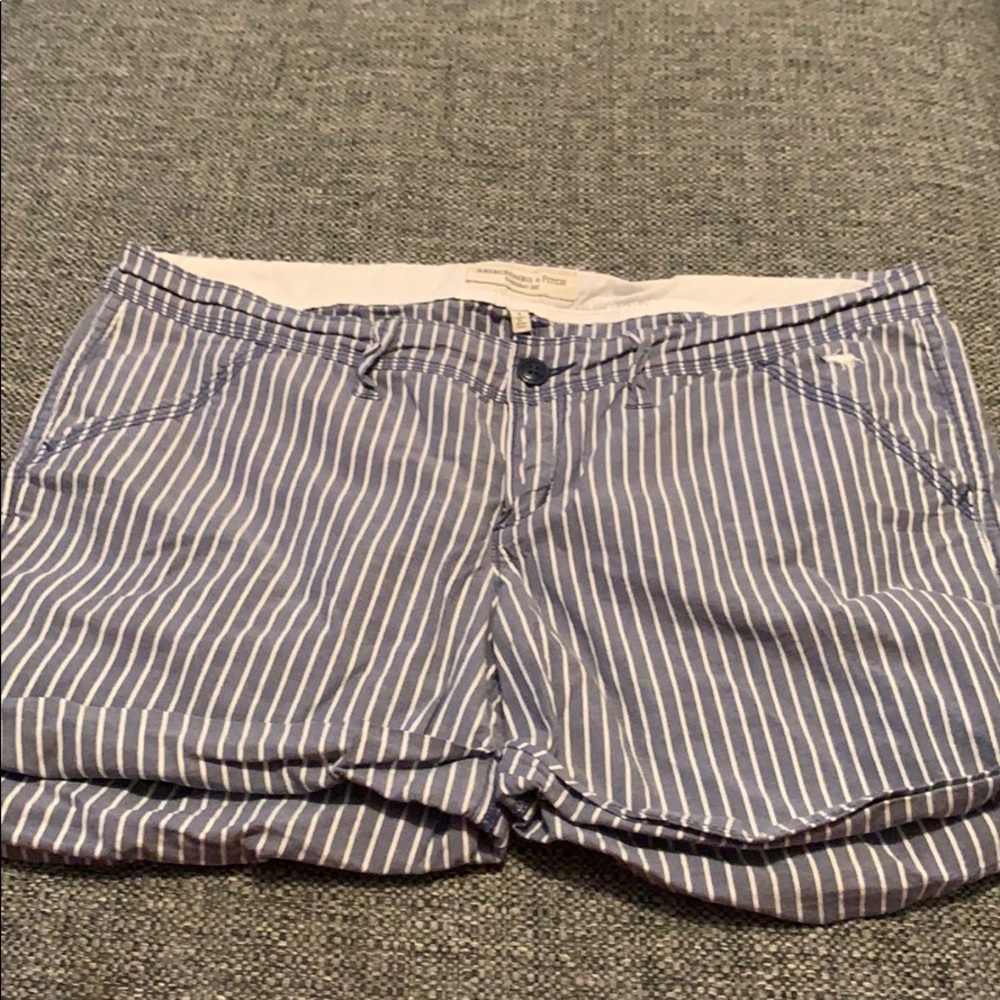 ABERCROMBIE & FITCH STRIPED SHORTS